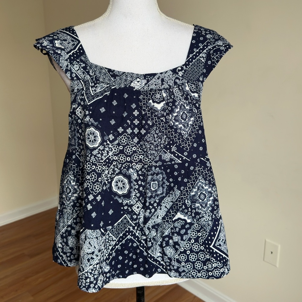 Monteau|| womans blue and white ruffle sleeves blouse size Medium